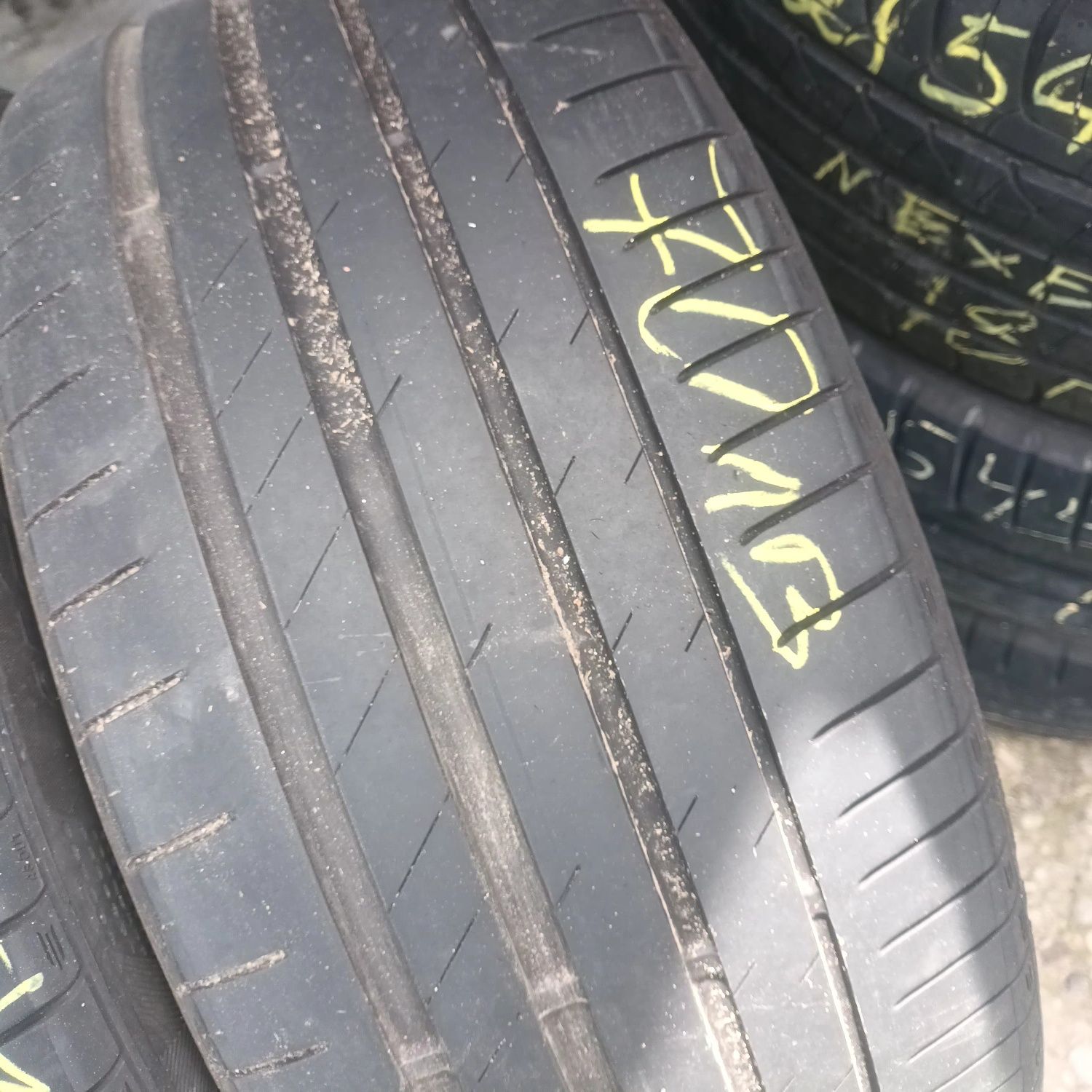 Продавам гуми 225 40 18 KUMHO 2бр летни дот 2021г