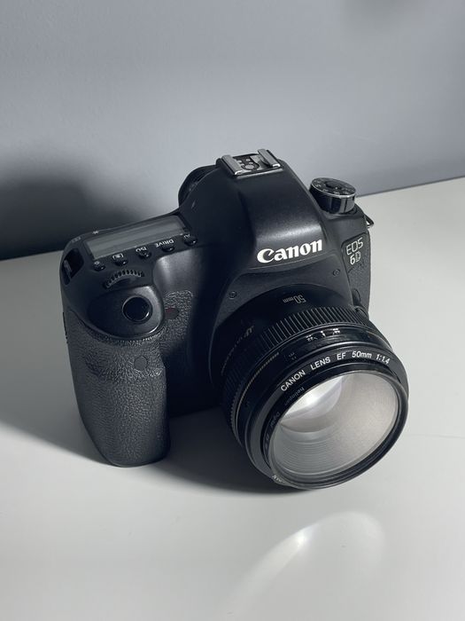 Canon EOS 6D + obiectiv Canon 50mm f/1.4 - Full Frame, stare excelentă