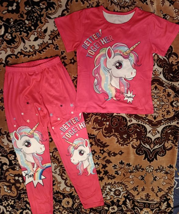 Продам костюм новый р 130 на 6-8 лет