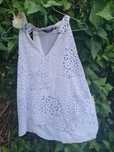 Bluza alba de dama cu imprimeu gri-albastru, eticheta Salsa, marimea S