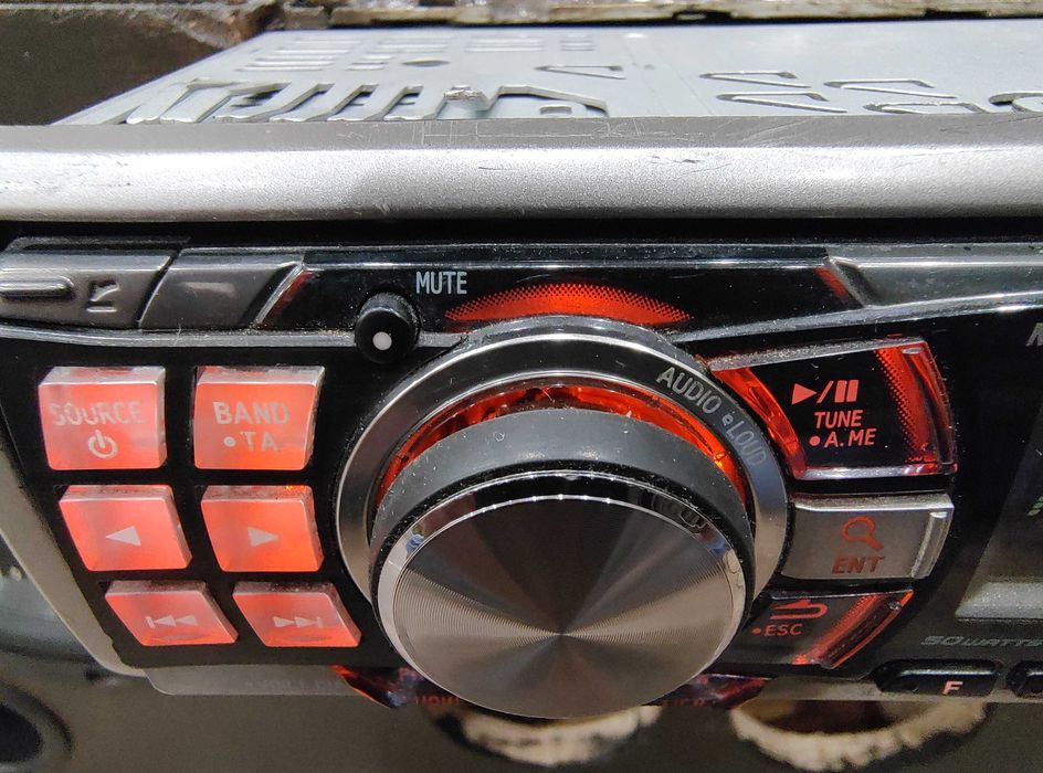 Висок клас ALPINE CDE-9880R USB / CD / MP3