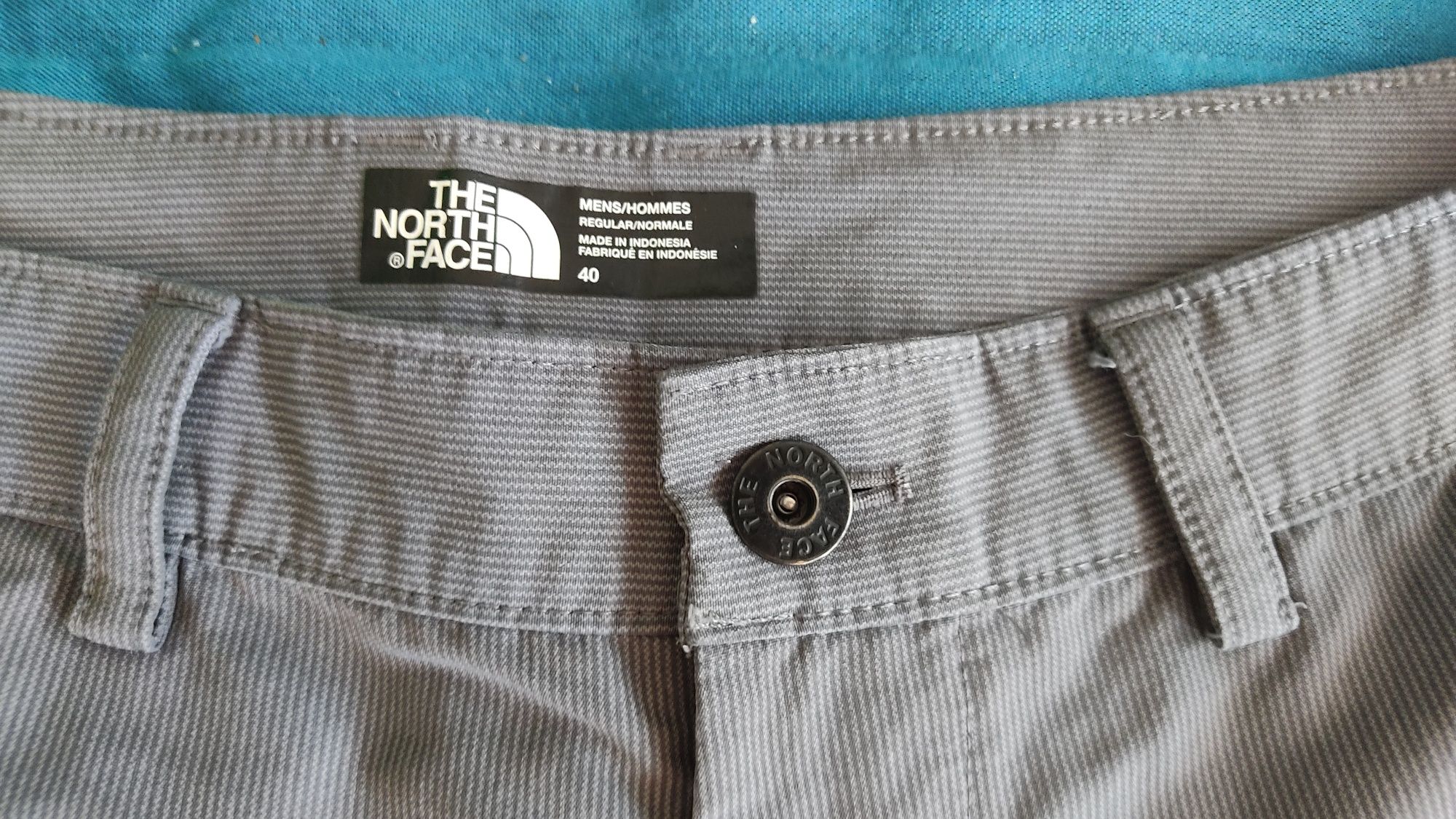 Продавам къси панталони The North Face ,Xl (40)