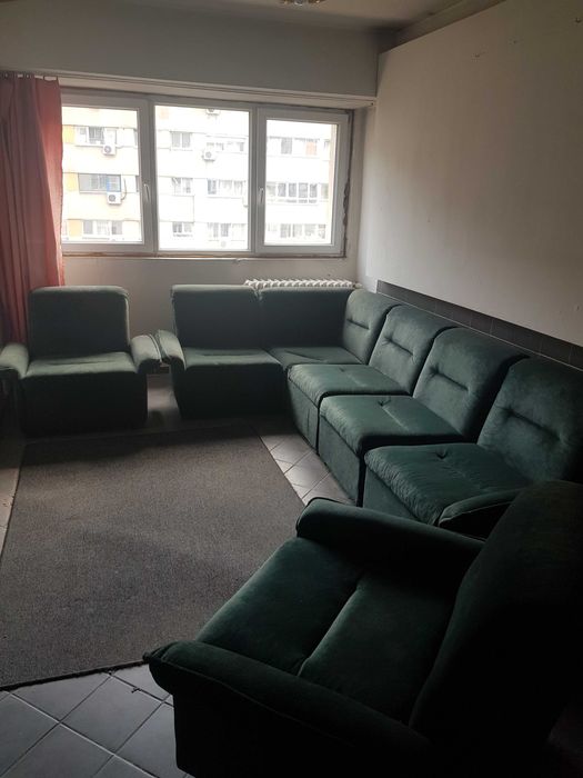 URGENT Vând canapea neextensibila cu coltar si 2 fotolii.