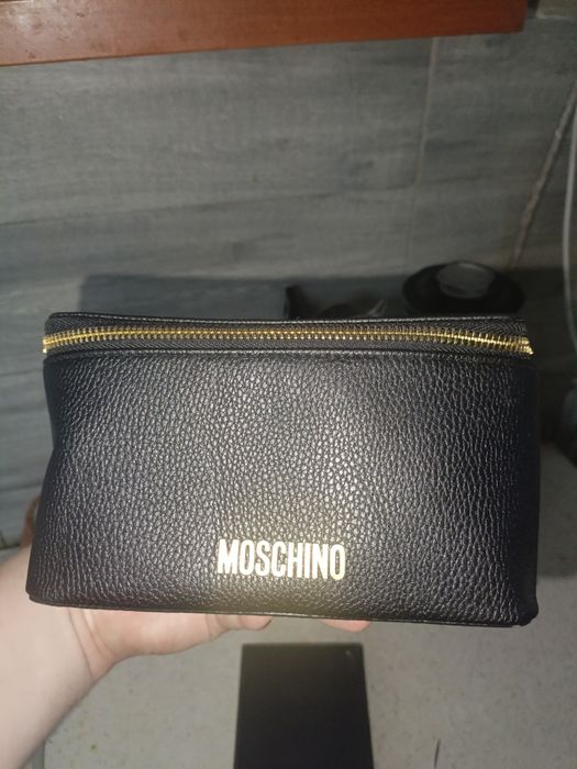 Продам косметичку "Moschino" ориг