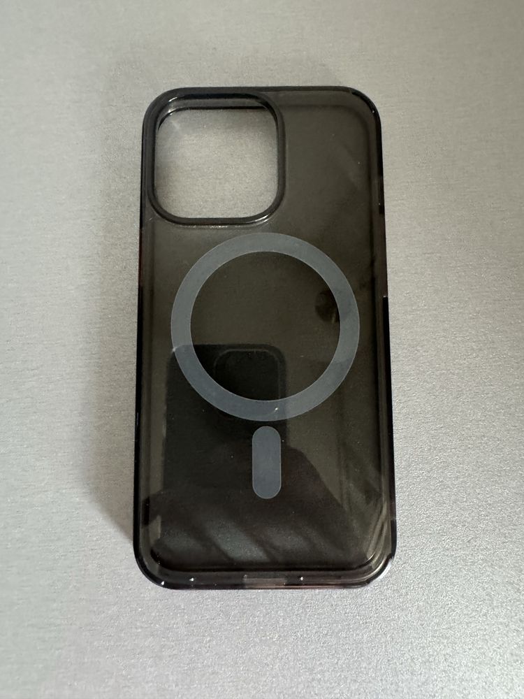 Лот от 5 кейса за iPhone 13 pro.