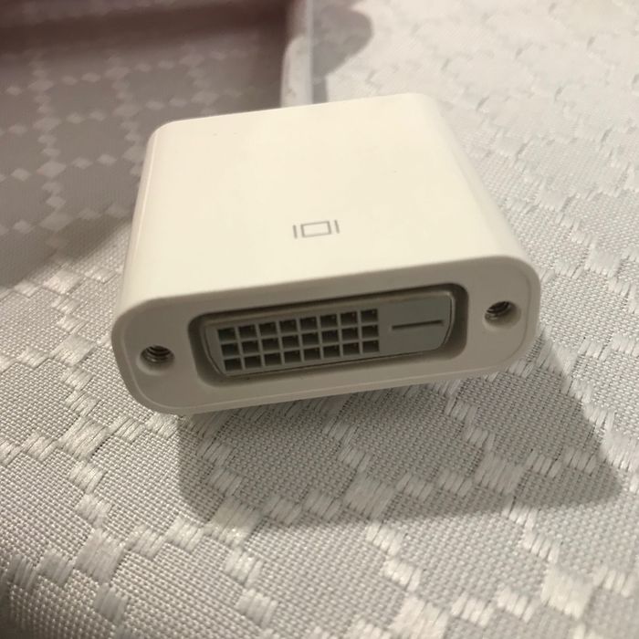 Преходник Mini Display към DVI Apple