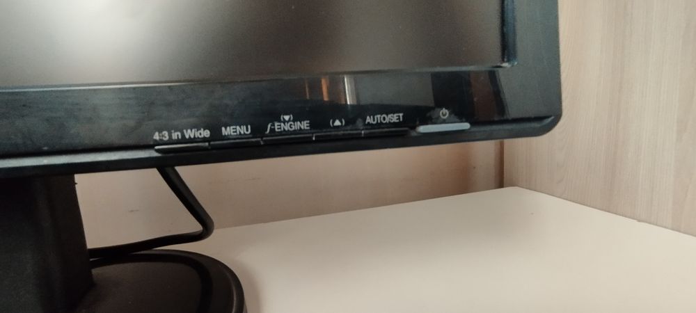 Монитор  б/у в не рабочем состоянии