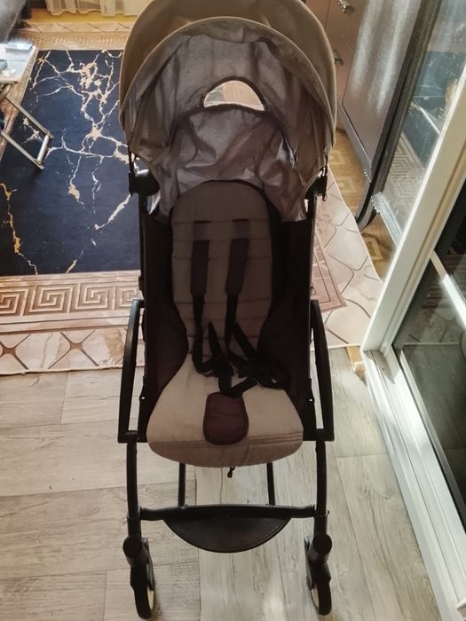 Продам прогулочную коляску