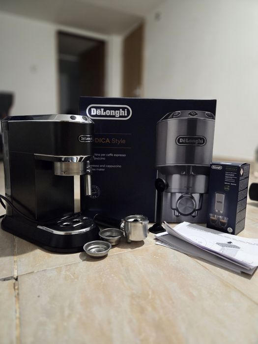 Кафемашина Delonghi Dedica