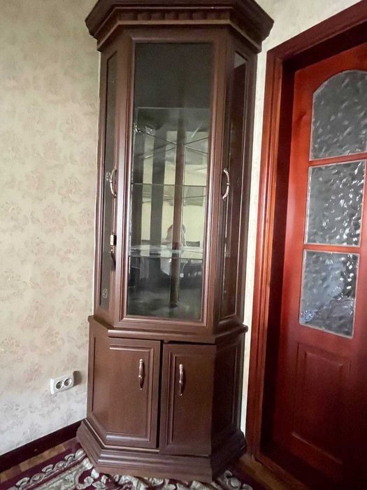 Пенал для зала занимает мало мест