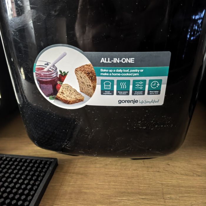 Masina de paine Gorenje, 800 W, afisaj LCD, 12 programe, 1,2 kg, 220 -