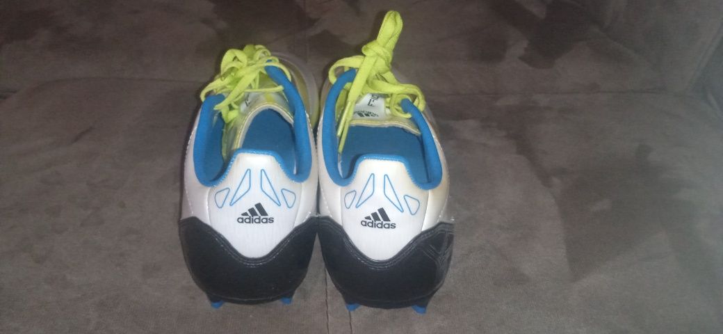 Футболни обувки adidas F10 TRX FG