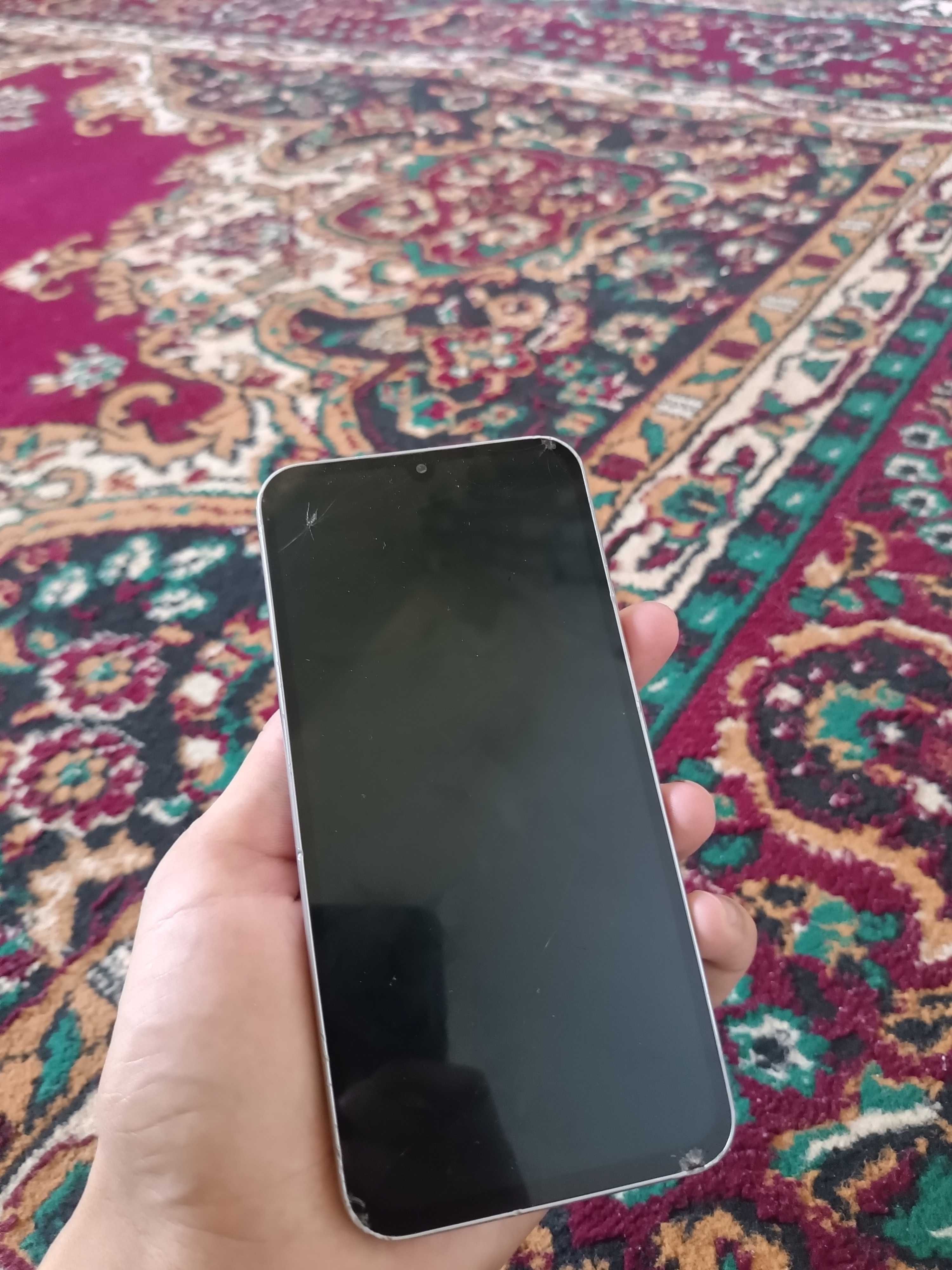 Samsung a34 5g Ekranini almashtirish kerak boshqa aybi yoq