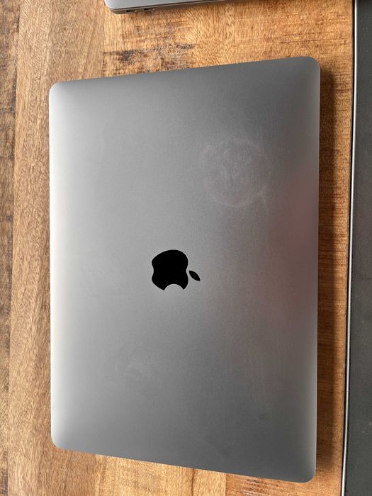 MacBook Air M1 – 8GB RAM / 256GB SSD – Space Gray