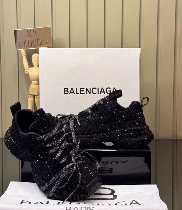 Дамски обувки с камъни