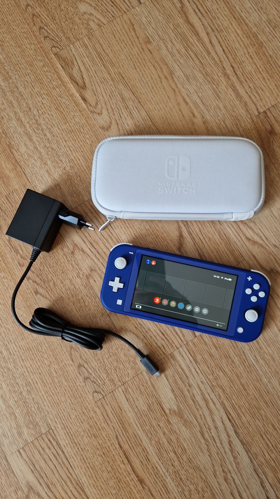 Продам nintendo switch lite