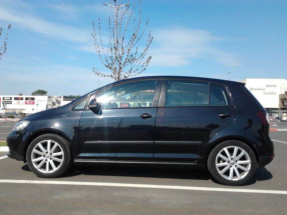 Proprietar,vând golf 5 plus, Benzină, mpi