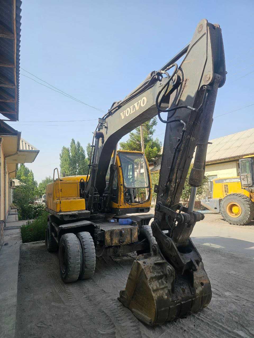 Ekskavator VOLVO 130