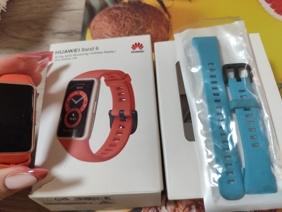 Huawei band 6 смарт часовник
