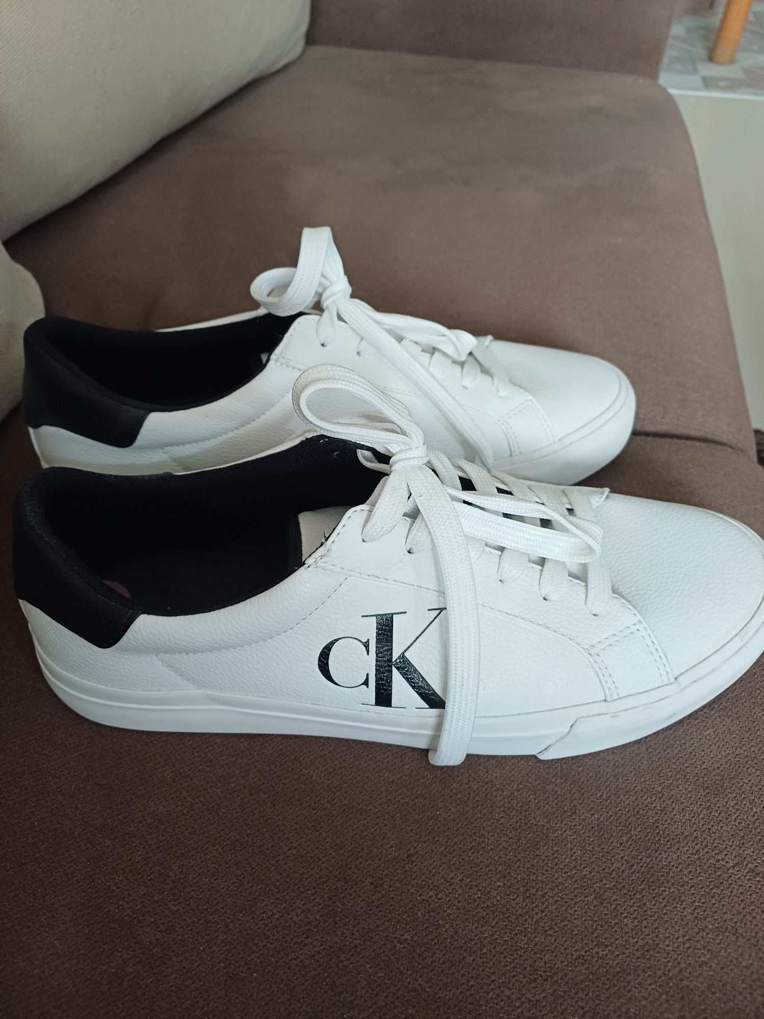 Оригинални кецове Calvin Klein ,внос USA,чисто нови,
