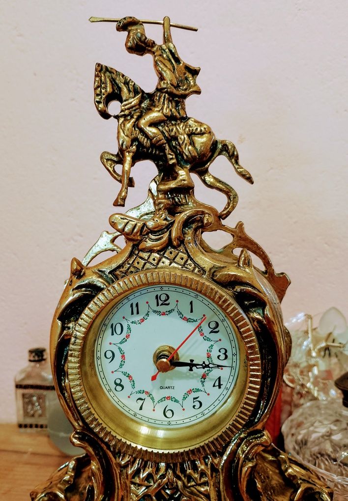 Старинен бароков часовник
