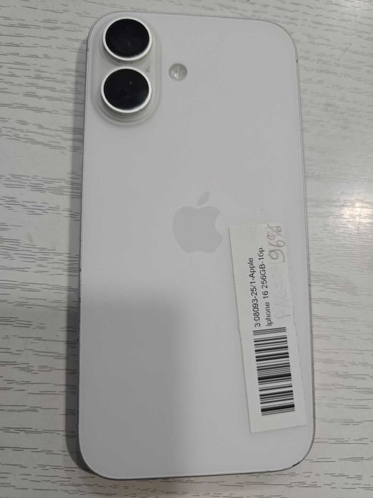 **ПЕРФЕКТЕН** iPhone 16 256GB- BH 96%