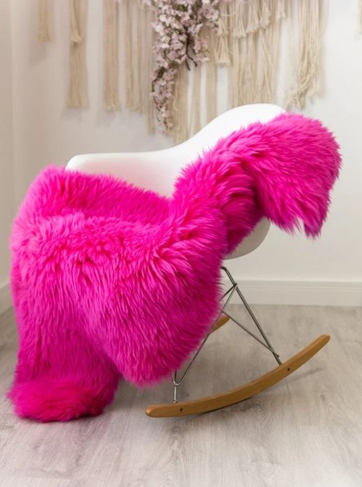 Овча кожа килим,постелка,уникален цвят фуксия,магента