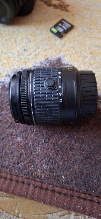 Vând Nikon d5300 stare buna de functionare cu tot  cu 4 obiective