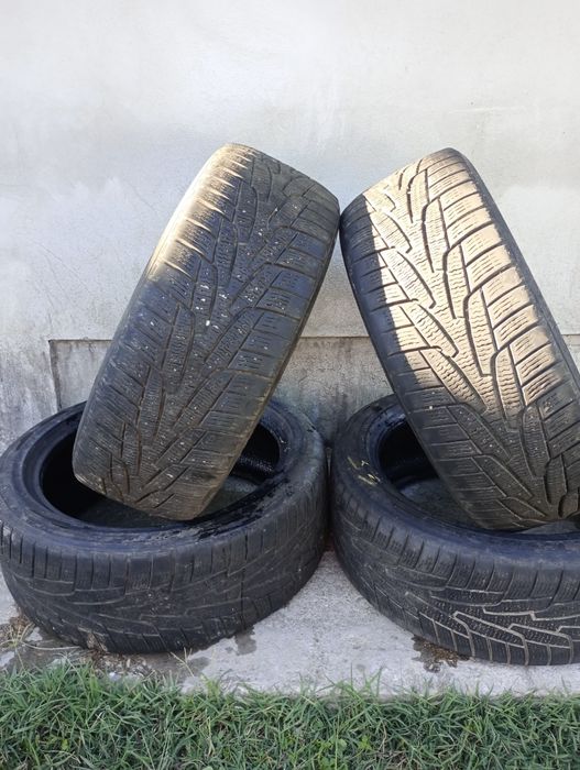 Vând cauciucuri pe 15 și pe 18
