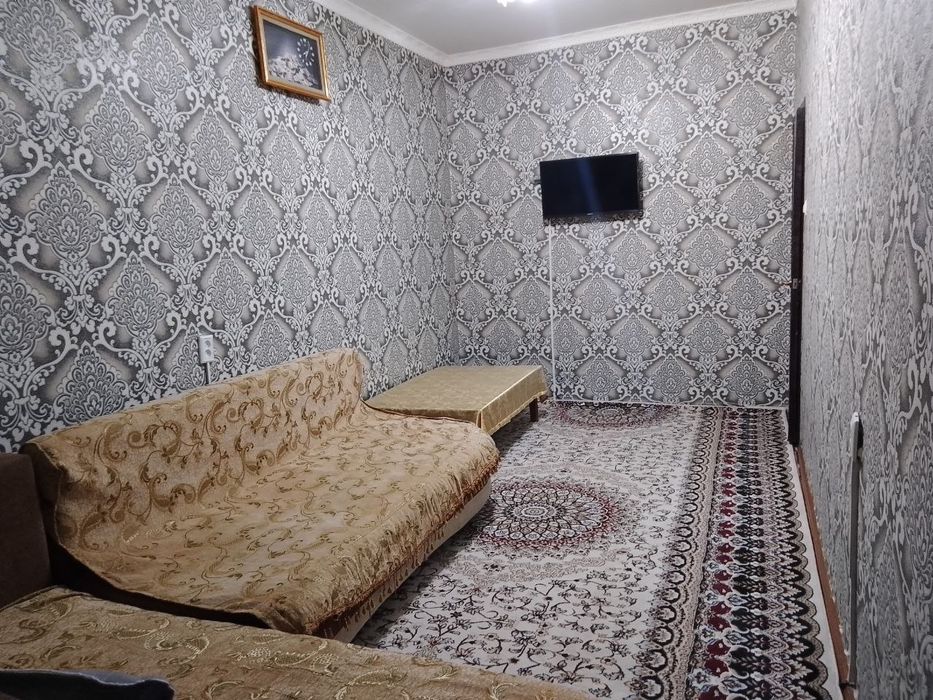 Сдаётся СВОЯ КВАРТИРА 1 комнатная на 2 этаже, напротив базара КАДЫШЕВА