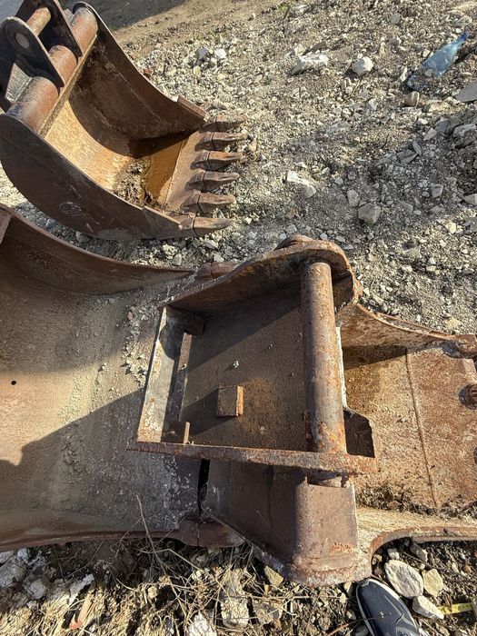 Cupe excavator de la 8- 25 tone cu prindere rapida