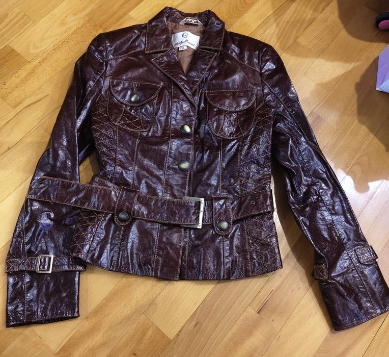 Продам женский кожаный пиджак бордового цвета