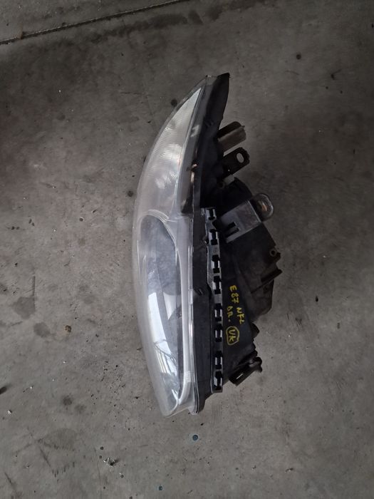 Far faruri halogen stanga dreapta bmw seria 1 e87 e82 e81 e88