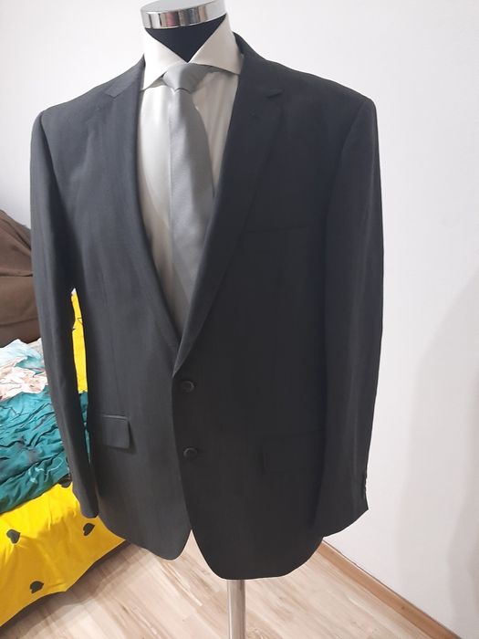 Vand/ schimb Sacou original gen HUGO BOSS marimea 56