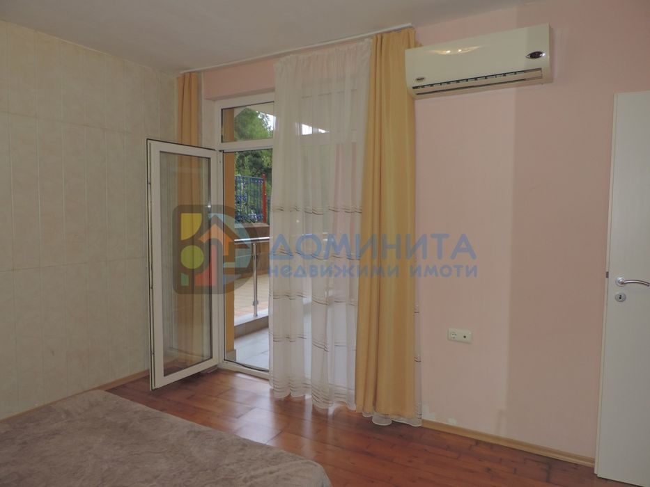 Обзаведен тристаен, първа линия плаж, гр. Китен