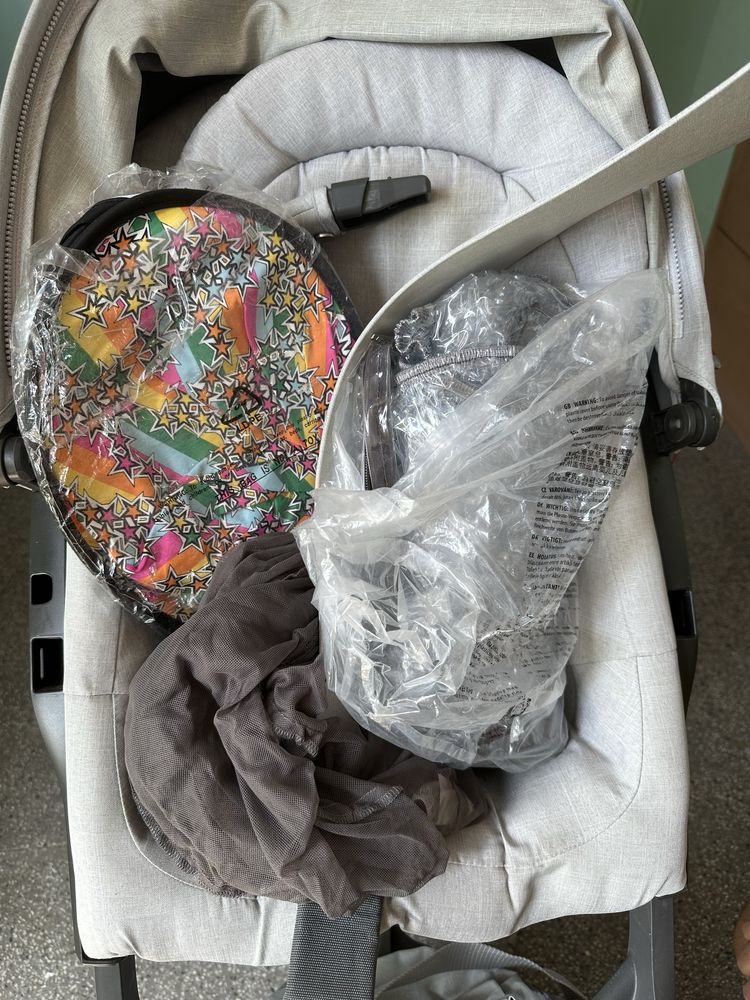 STOKKE XPLORY със всички кошове и чанта плюс поставка за чаша или шише