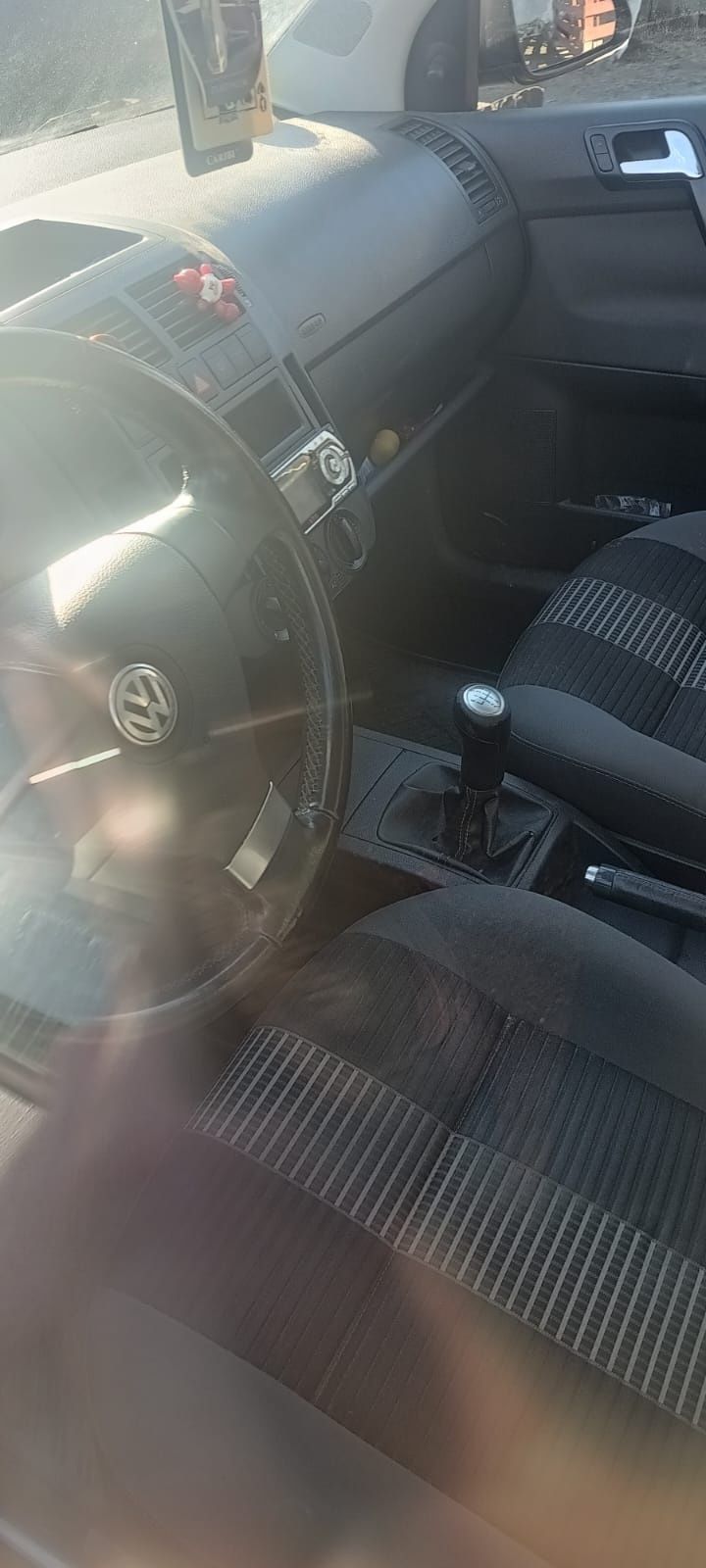 Vând Volkswagen Polo