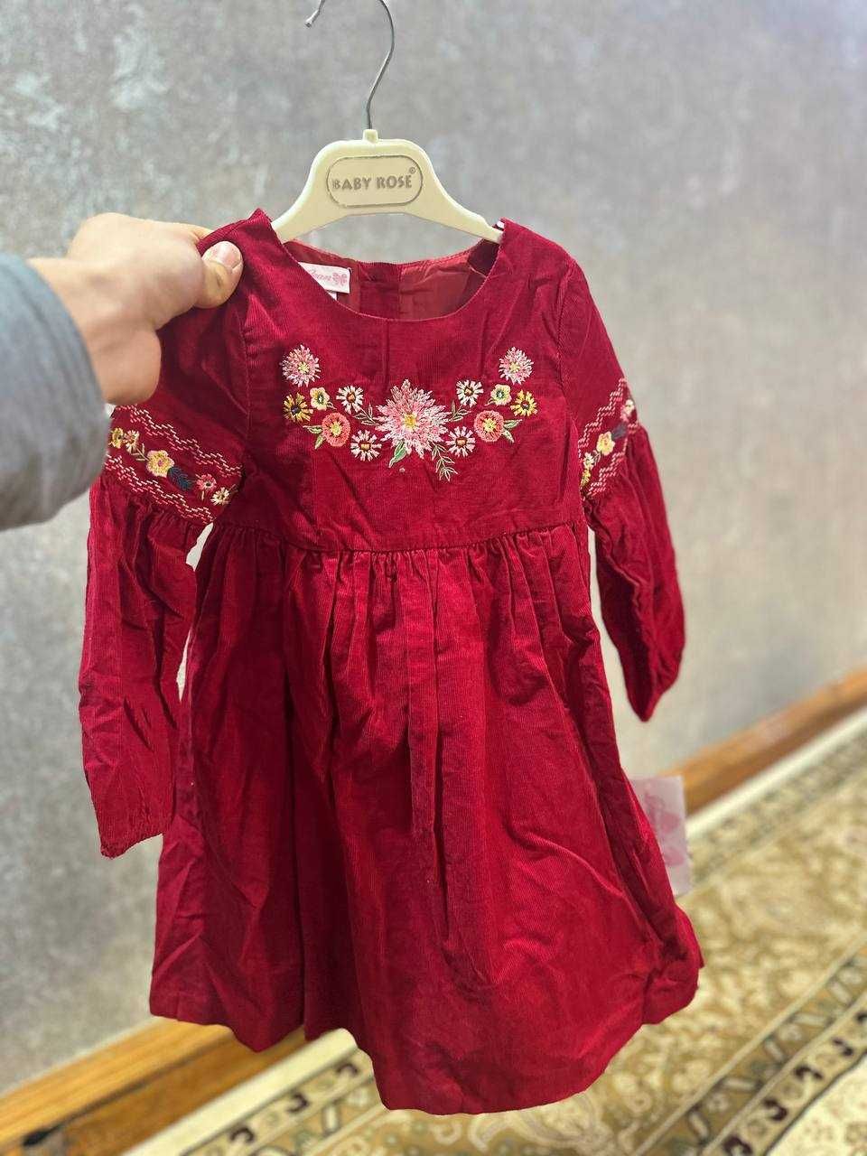 Нарядное платье Baby Rose для девочки