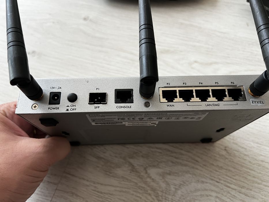 Routere, Zyxel USG20W-VPN, Linksys MR9600 AX6000, D-Link DIR-X1860