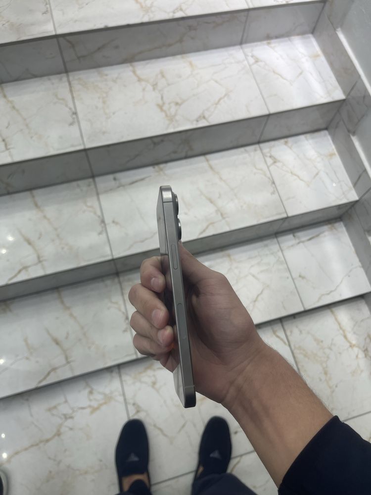 Iphone 15 pro max 256 950$ kelishamiza 89%