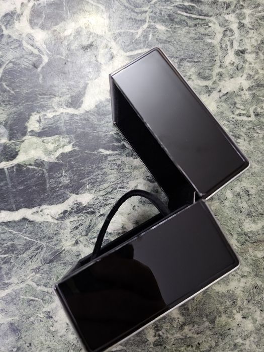 Cutie deosebită Armani pentru colecționarii de ceasuri