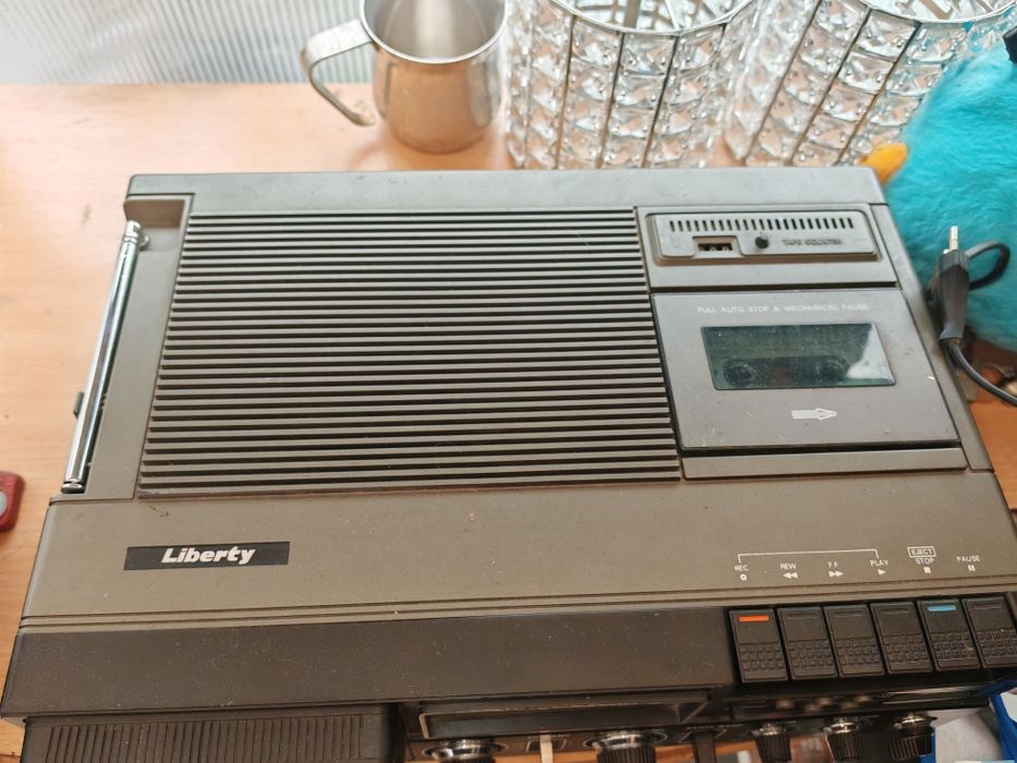 Vând casetofon vintage