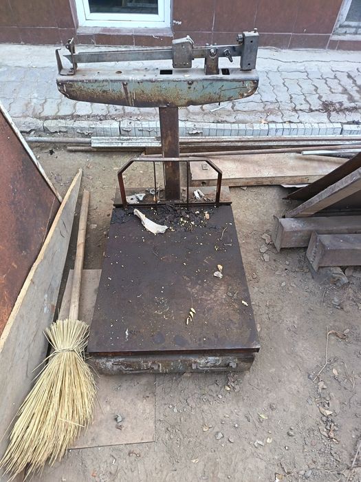 Продам весы, в  нормальном состоянии
