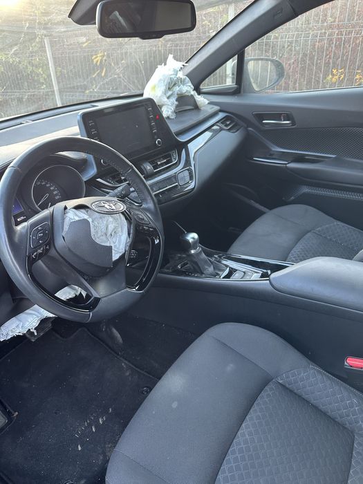 Toyota CH-R 2022 2.0 benzina + Hybrid 80.000 KM AVARIAT / AVARIATE