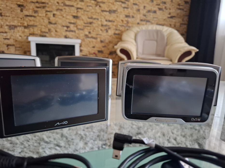 9 GPS auto navigatie TomTom, funcționale, 12O lei toate!