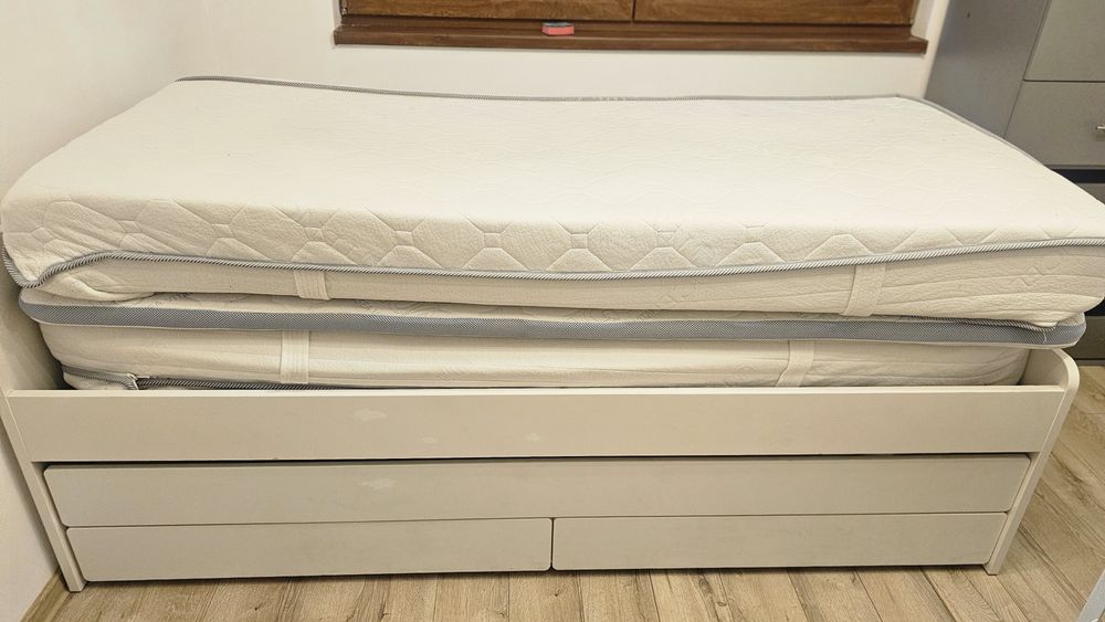 Pat IKEA dublu pentru copii  cu 2 saltele memorie incluse