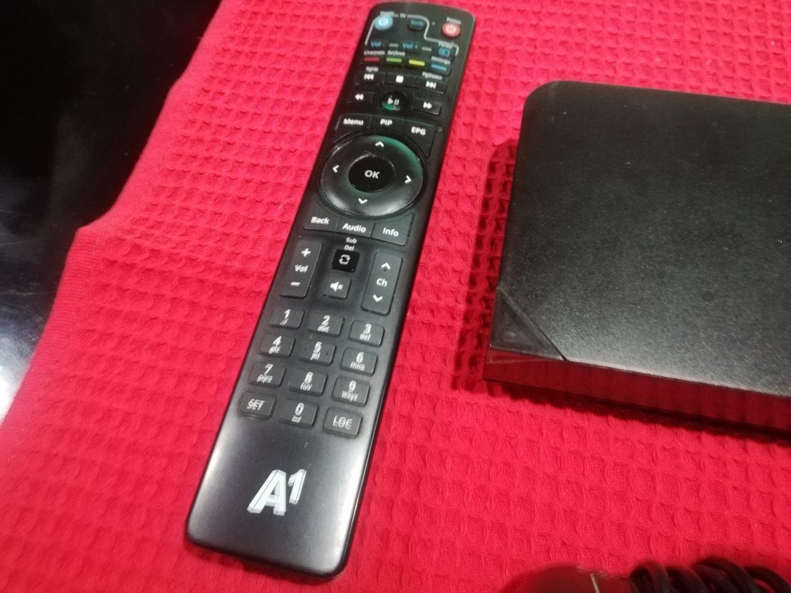 Tv box A1 декодер тв бокс телевизионна кутия за IP телевизия като нова
