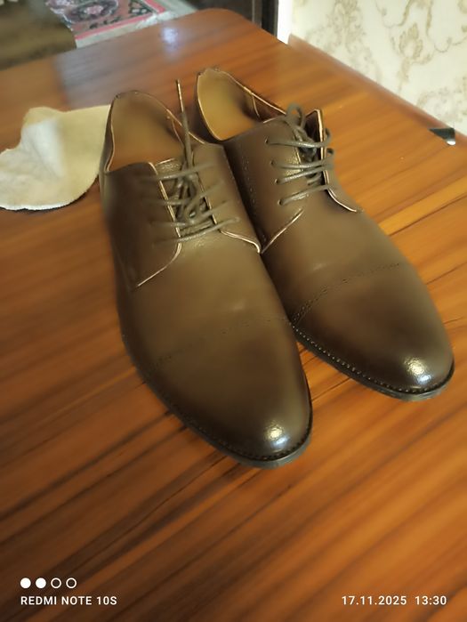 Tufli erkaklar uchun toza koja