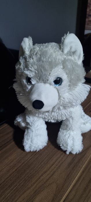 Cățeluș de pluș pufos