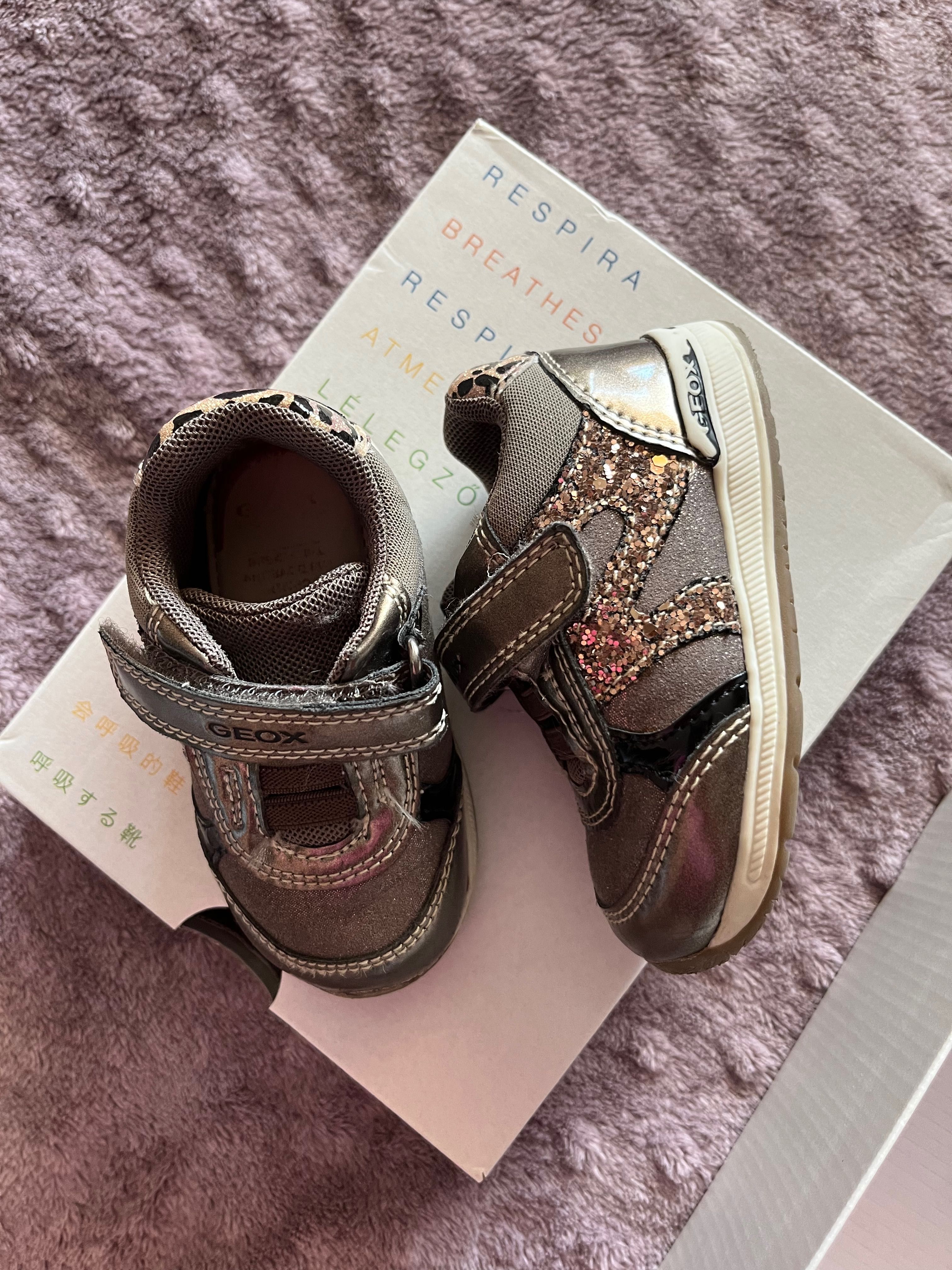 Geox обувки за бебе
